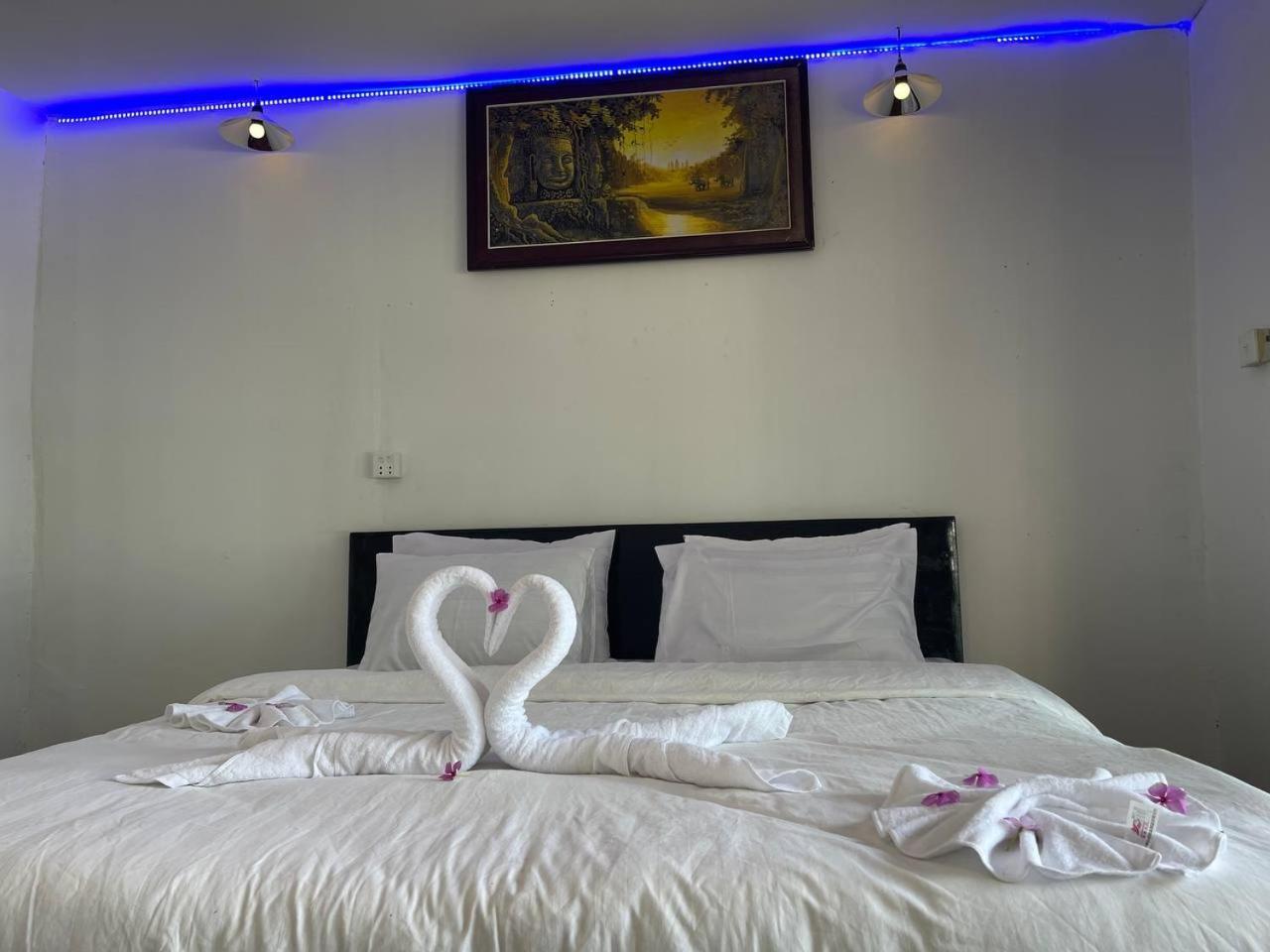 Koh Rong Beach Hostel And Bungalows Kaoh Touch Exteriör bild