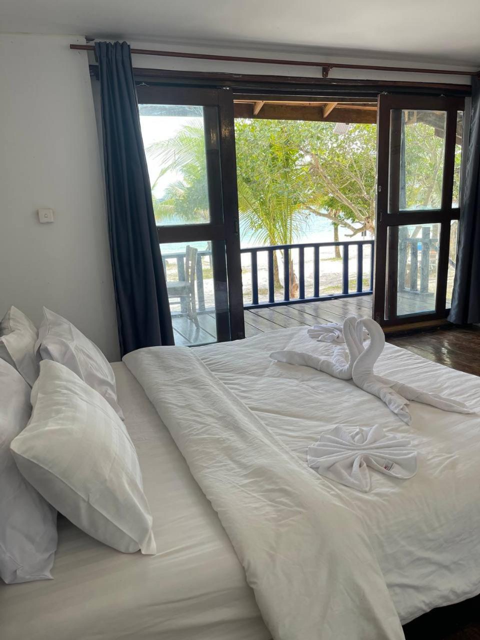 Koh Rong Beach Hostel And Bungalows Kaoh Touch Exteriör bild