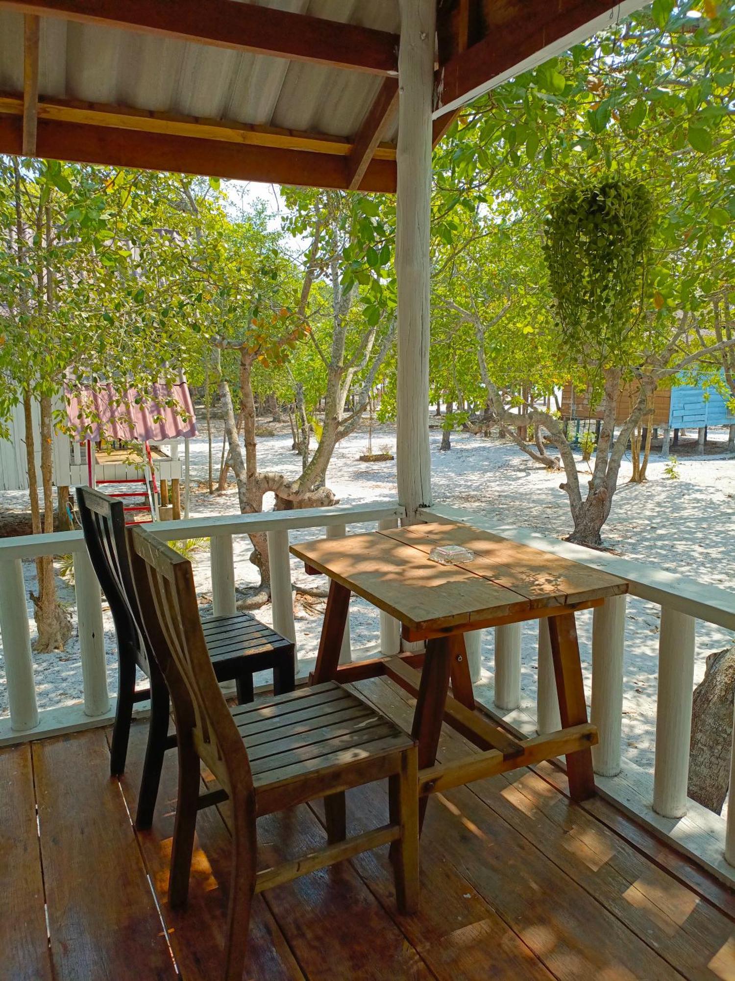 Koh Rong Beach Hostel And Bungalows Kaoh Touch Exteriör bild