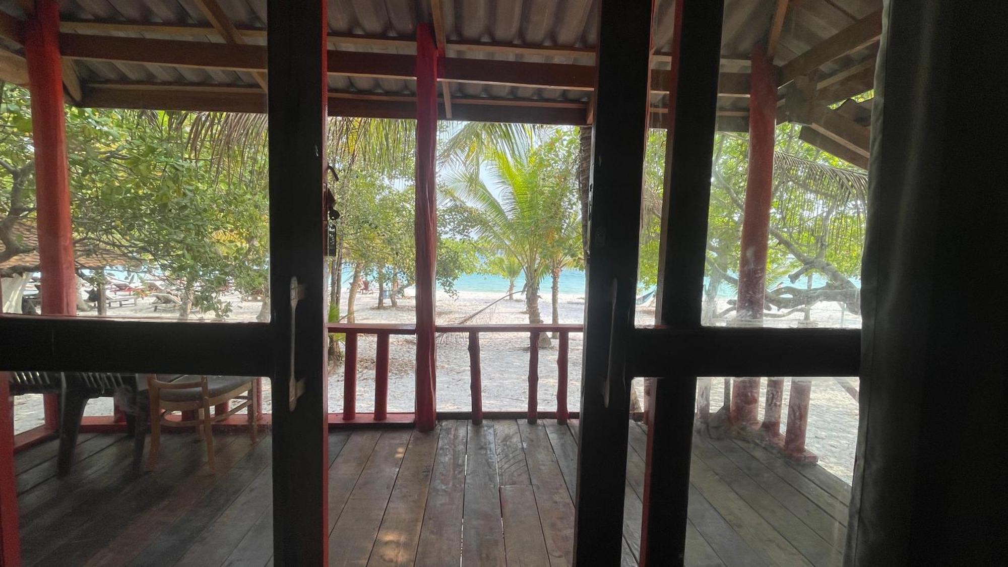Koh Rong Beach Hostel And Bungalows Kaoh Touch Exteriör bild